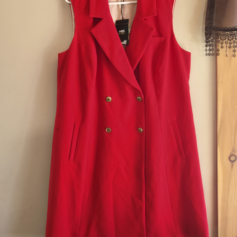 Red Double-Breasted Sleeveless Coat